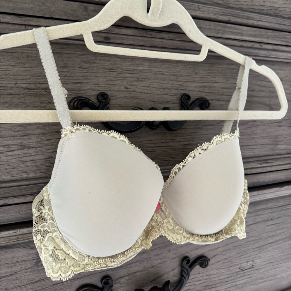 Victoria's Secret Dream Angels Demi Bra Yellow Lined Classic Coverage La… - Picture 2 of 7